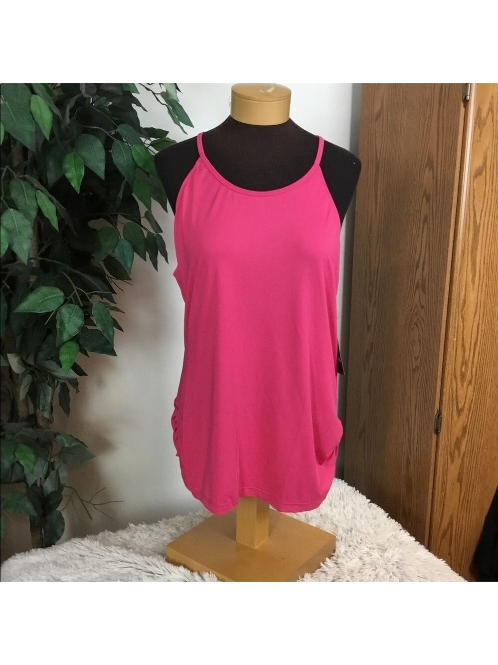 SPAULDING XL magenta womans shirred side tank top